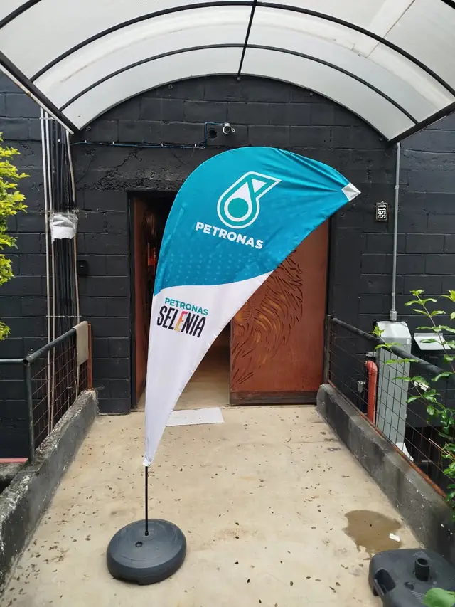 Windbanner Vento Forte instalado em cliente, foto 5